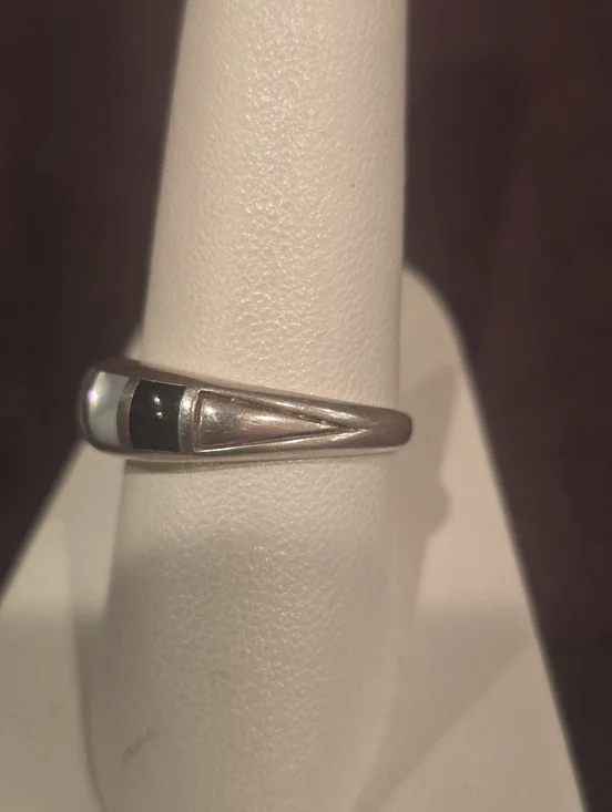Sterling Jet/Onyx And Mother Of Pearl Ring Size 8 By ABN - Picture 2 of 5